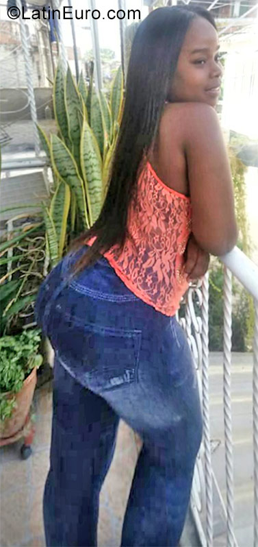 Date this exotic Colombia girl Katherine from Cali CO23195