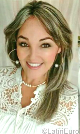 Date this attractive Colombia girl Mary from Villavicencio CO23201
