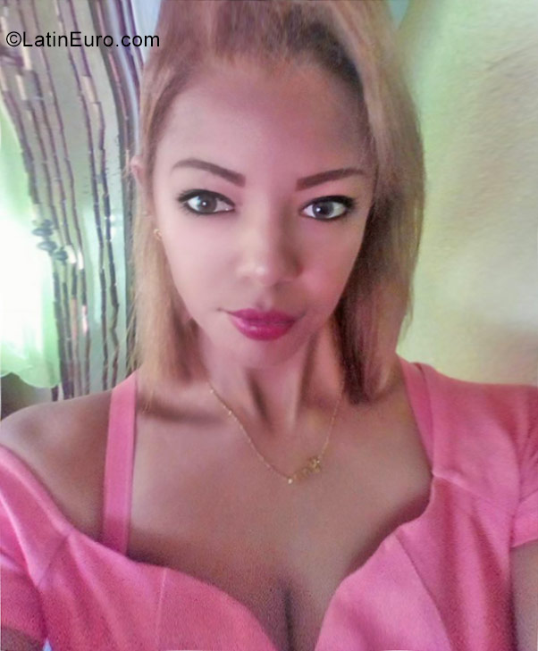 Date this funny Dominican Republic girl Luz from Santo Domingo DO31343