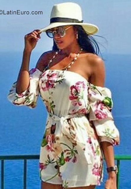 Date this young Dominican Republic girl Saimirs from La Romana DO32114