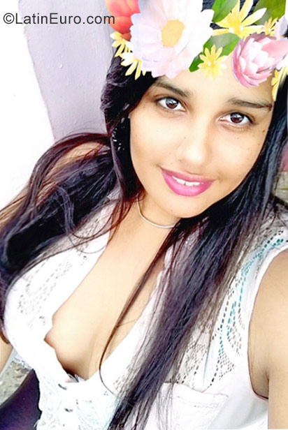 Date this fun Dominican Republic girl Susan from Santo Domingo DO31354