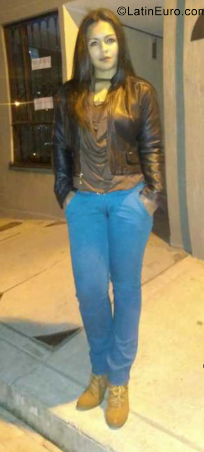 Date this voluptuous Colombia girl Alexandra from Bogota CO23325