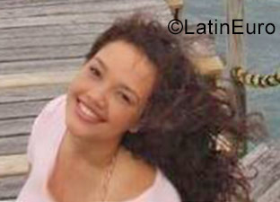Date this sultry Colombia girl Anyi from Bucaramanga CO23244