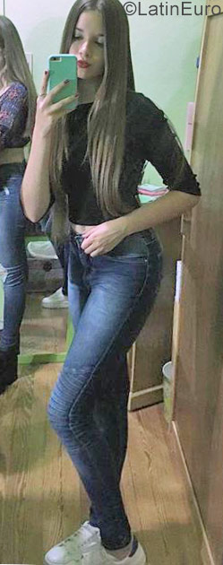 Date this young Argentina girl Macarena from Buenos Aires AR119