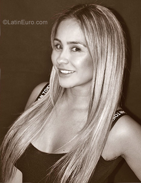 Date this stunning Colombia girl Carla from Medellin CO23291