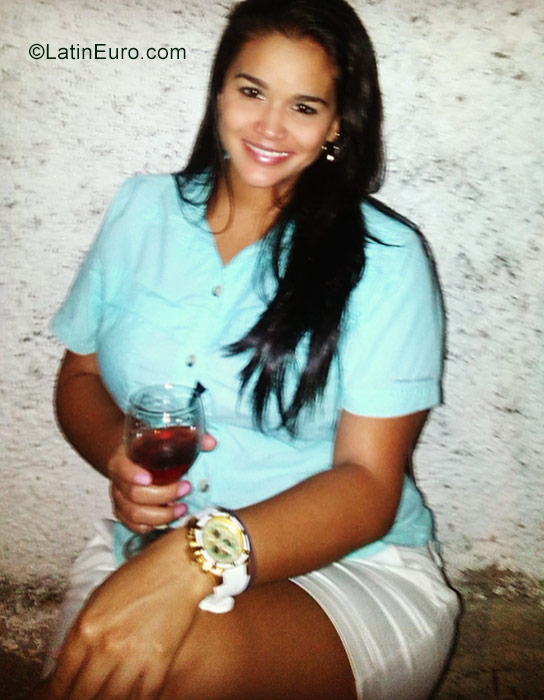 Date this georgeous Venezuela girl Eli from Valencia VE1326