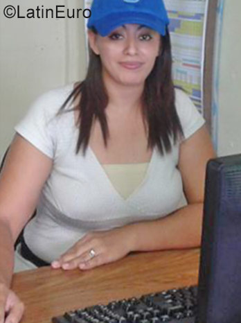Date this delightful Costa Rica girl Claribel from Santa Ana CR349