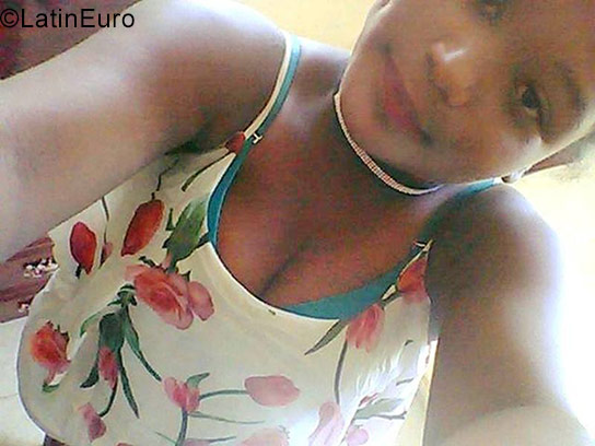 Date this athletic Dominican Republic girl Scarlett from Santo Domingo DO31536