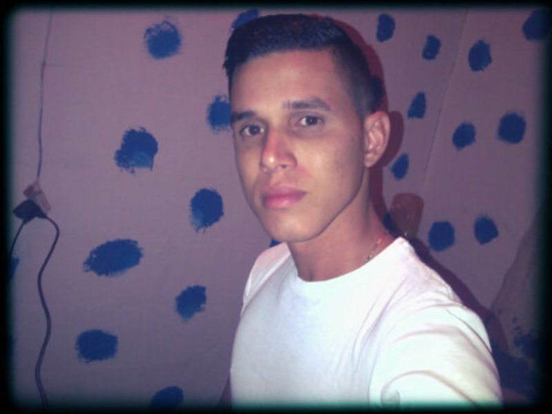 Date this young Venezuela man Luis from Valencia VE1344