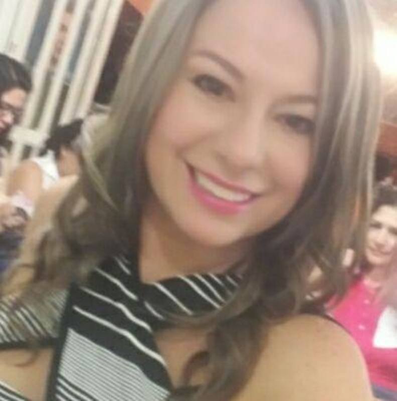 Date this voluptuous Colombia girl VALENTINA from Bucaramanga CO23339