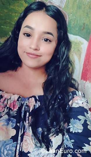 Date this gorgeous Mexico girl Mireya from San Luis Potosi MX1559