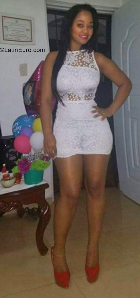 Date this georgeous Dominican Republic girl Elizabeth from Bonao DO31643
