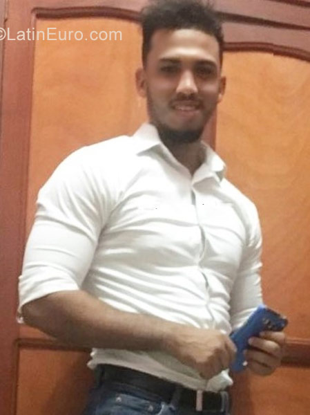 Date this delightful Dominican Republic man Antonio from Santo Domingo DO31678