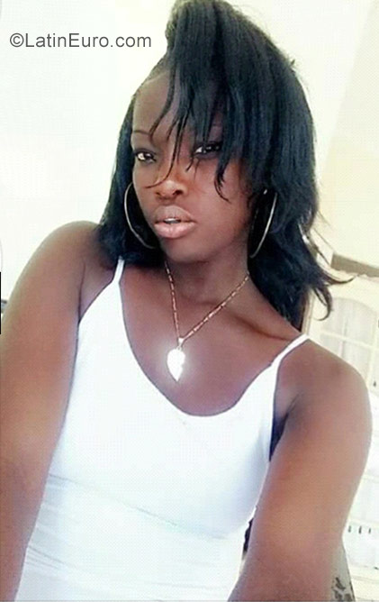 Date this foxy Jamaica girl Delisha from Kingston JM2553