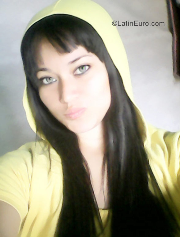Date this funny Venezuela girl Paola camacho from Caracas VE1385