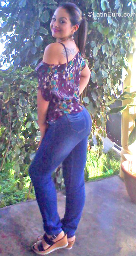 Date this sensual Venezuela girl Jacky from Valera VE1387