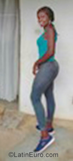 Date this exotic Cameroon girl Desse from Douala CM263