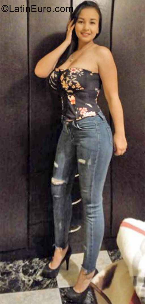 Date this fun Colombia girl Angel from Bogota CO23483
