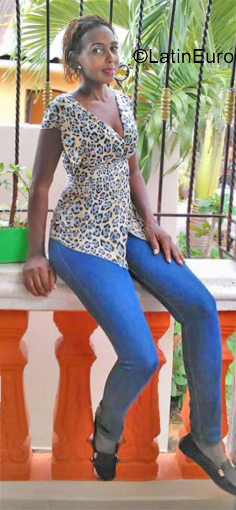 Date this hard body Dominican Republic girl Berta from Santiago De Los Caballeros DO31787