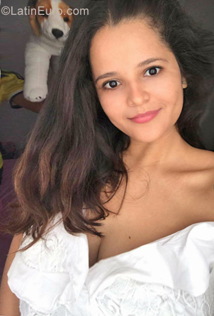 Date this charming Colombia girl Isabel from Cartagena CO23495