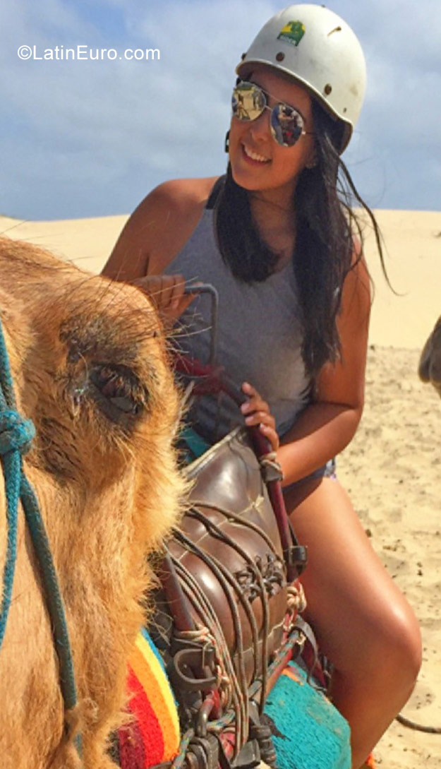 Date this foxy Colombia girl Maria from Cali CO23500