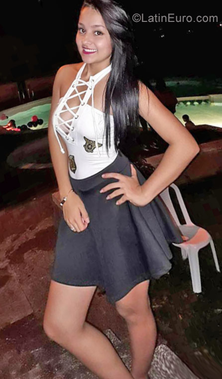 Date this gorgeous Colombia girl Natalia from Pereira CO23538