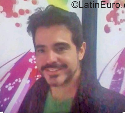 Date this young Colombia man Miguel from Medellin CO23541