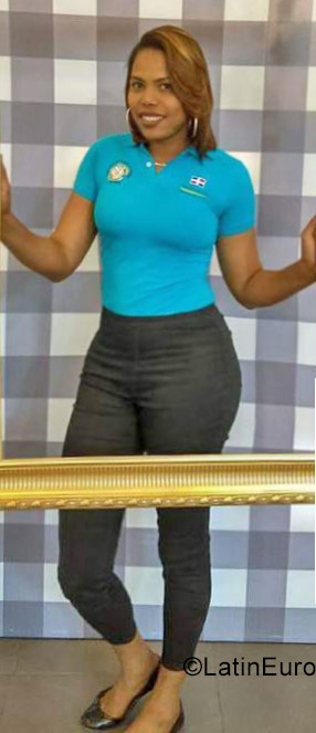 Date this nice looking Dominican Republic girl Dionica from Santiago DO31864