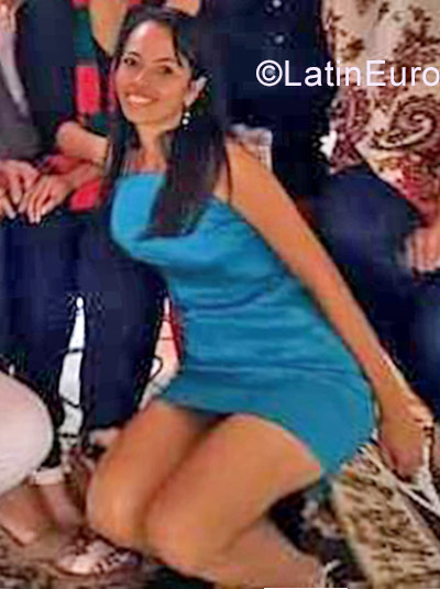 Date this hot Venezuela girl Auris from Caracas VE1434