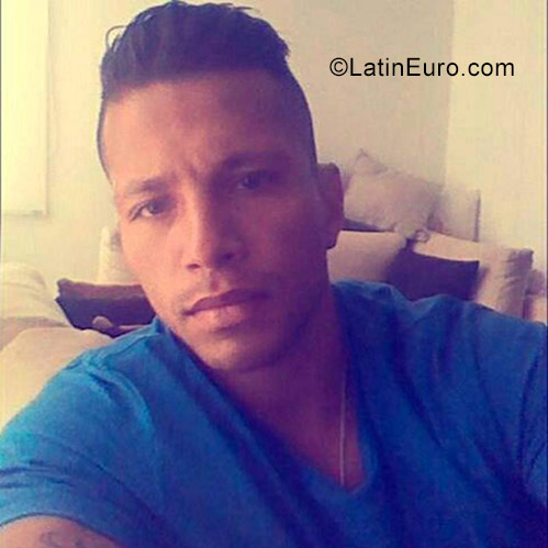 Date this cute Colombia man Nicolas from Bogota CO23570