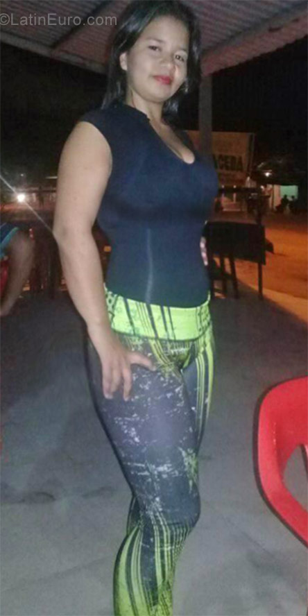 Date this passionate Venezuela girl Dexis from Caracas VE1447