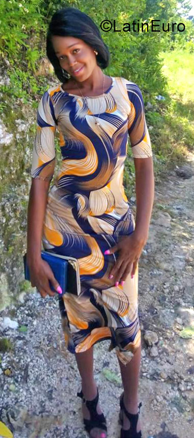 Date this cute Jamaica girl Natoyia from Manchester JM2562