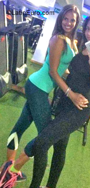 Date this athletic Venezuela girl Haydy from Maiquetia VE1464