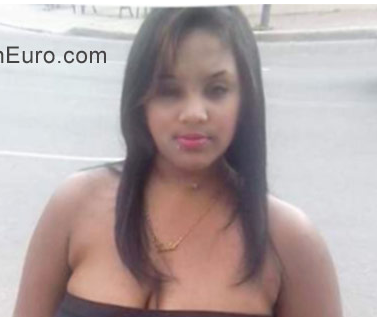 Date this gorgeous Dominican Republic girl Kiara from Santiago DO31984