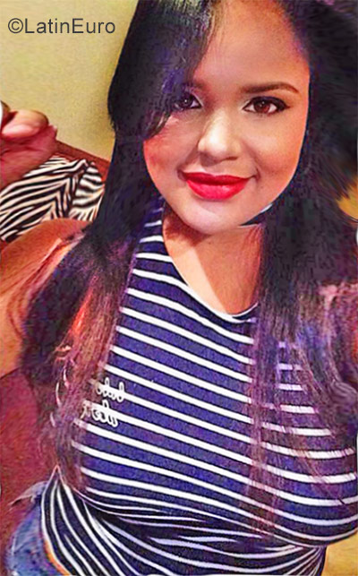 Date this fun Dominican Republic girl Maria from Moco DO31998