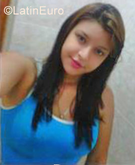 Date this voluptuous Venezuela girl Albany from Porlamar VE1476