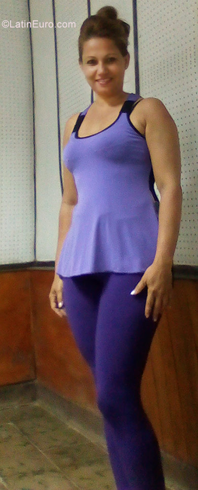 Date this fun Cuba girl Jane from Bayamo CU274