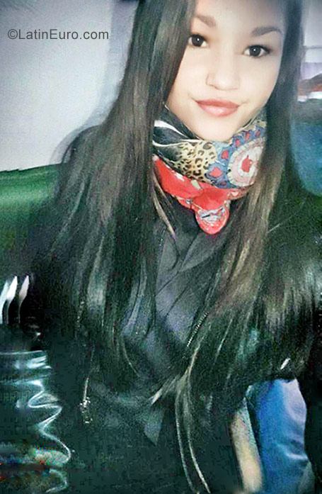 Date this athletic Argentina girl Laura from Buenos Aires AR133