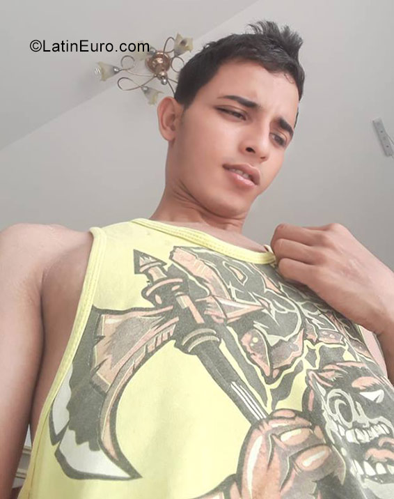 Date this stunning Colombia man David from Cali CO23654