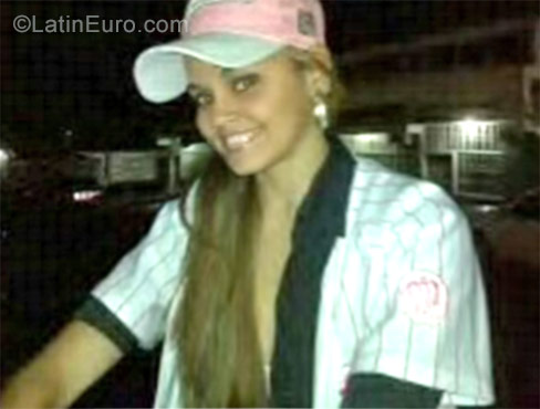 Date this sensual Venezuela girl Paty from Bolivar VE1486