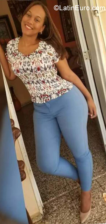 Date this gorgeous Dominican Republic girl Leike from Santo Domingo DO32040