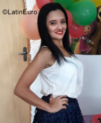 Date this sultry Brazil girl Claudia from Sao Paulo BR10517