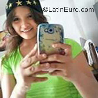 Date this tall Colombia girl Laura from Pereira CO23676