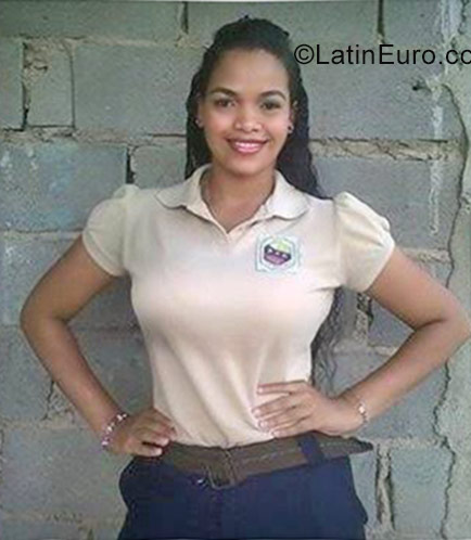 Date this georgeous Venezuela girl Sandra from Puerto la Cruz VE1502