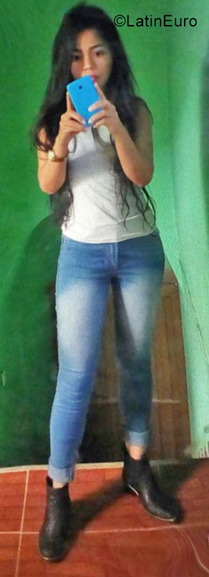 Date this attractive Colombia girl Cindy from Bogota CO23708