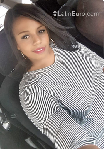 Date this fun Dominican Republic girl Bexi from Santo Domingo DO32100