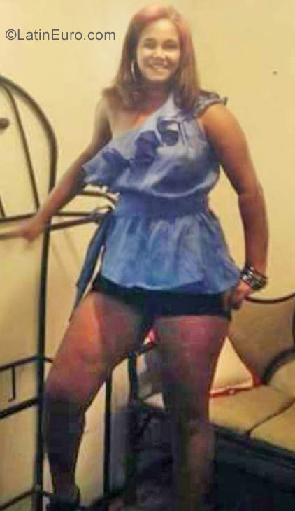 Date this hot Dominican Republic girl Briney from Santiago DO32140