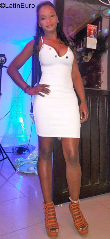 Date this attractive Colombia girl Fernanda` from Dosquebradas CO23747
