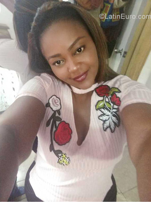 Date this passionate Colombia girl Open from Medellin CO23753