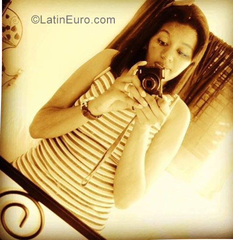 Date this sensual Dominican Republic girl Erika from Santo Domingo DO32182